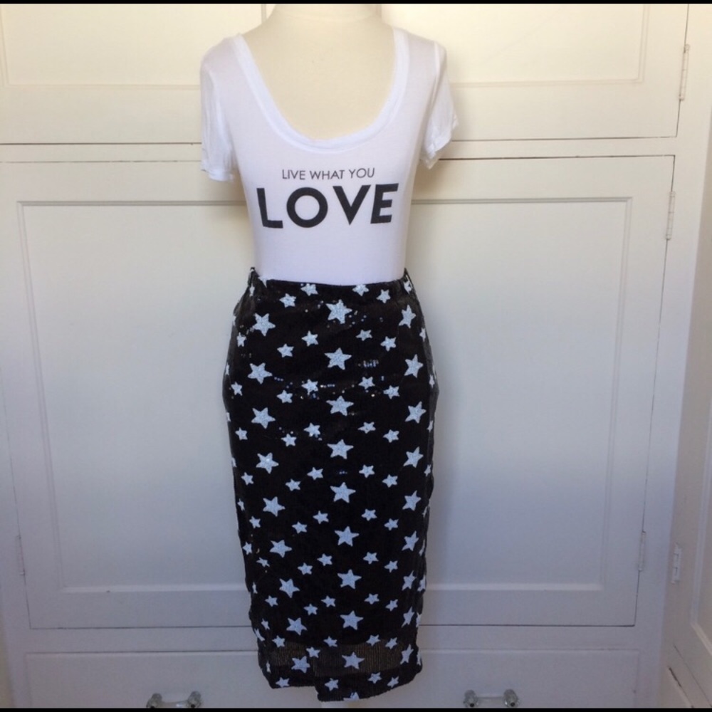 IN SEARCH OF THIS SKIRT!! Size M or L